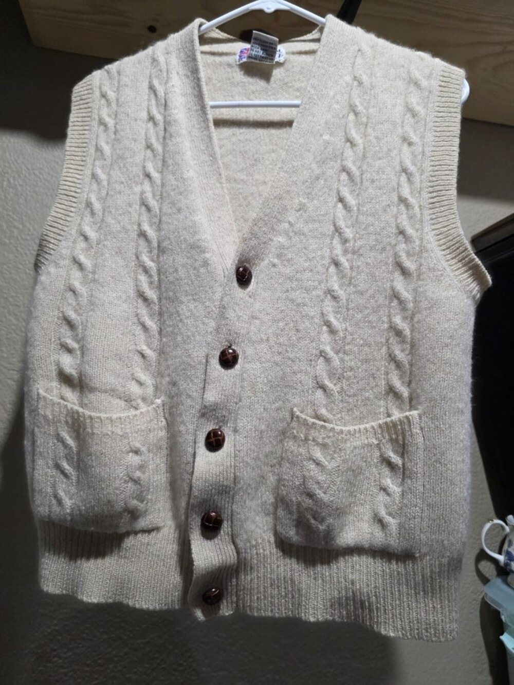 Royal Scott 100% Shetland Wool Tan Sweater Vest Men's Size Medium Vintage